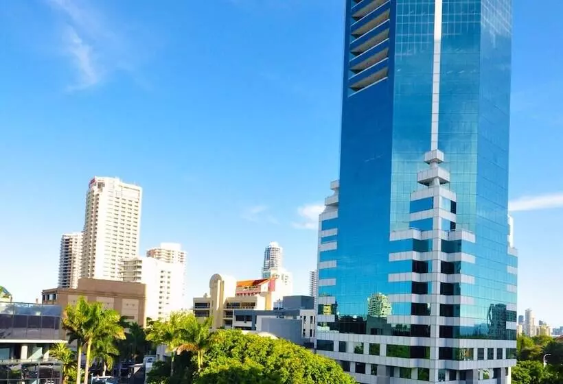 Отель Moorings On Cavill Surfers Paradise