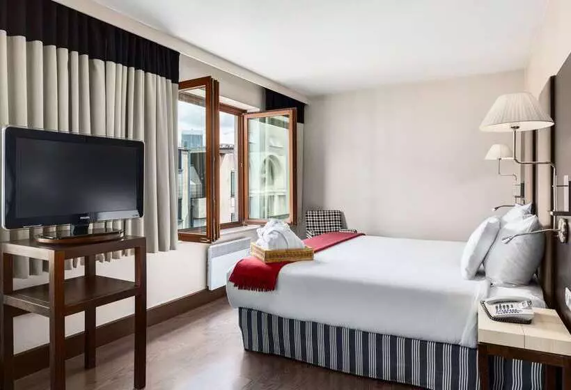هتل NH Brussels Grand Place Arenberg
