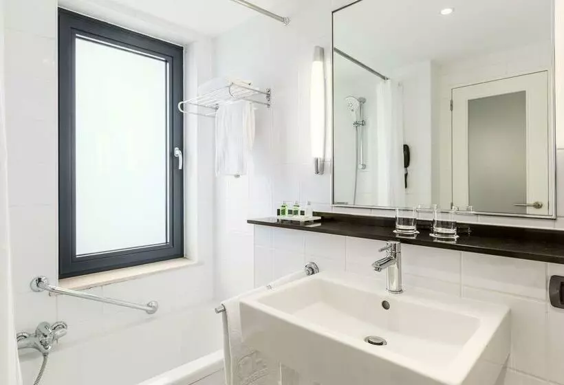 هتل NH Brussels Grand Place Arenberg