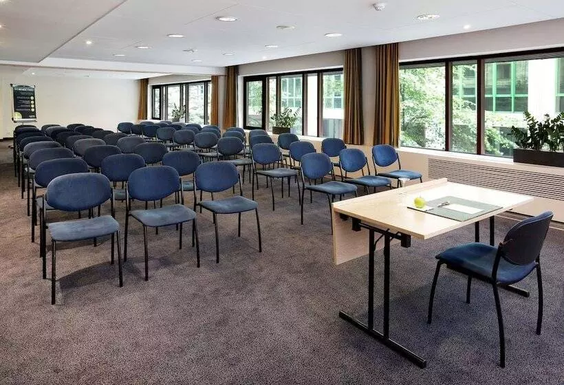 هتل NH Brussels Grand Place Arenberg