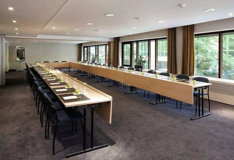 هتل NH Brussels Grand Place Arenberg