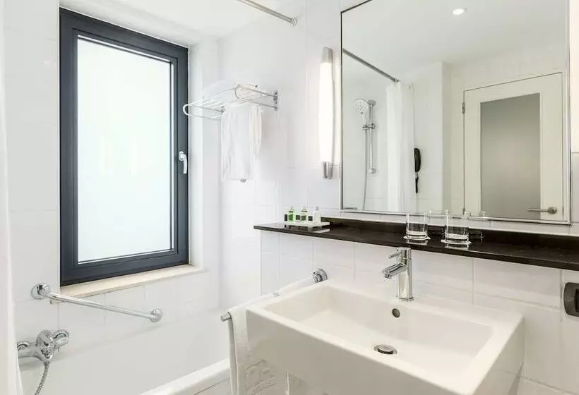 هتل NH Brussels Grand Place Arenberg