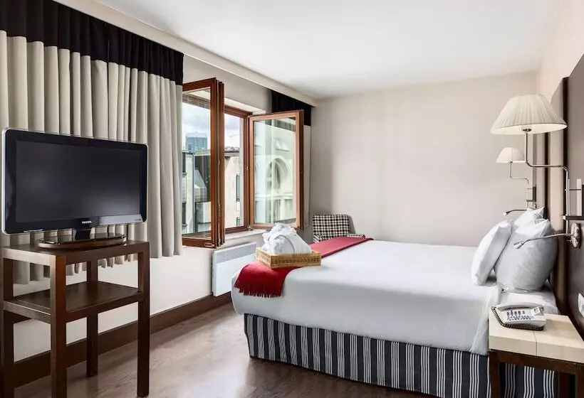 هتل NH Brussels Grand Place Arenberg