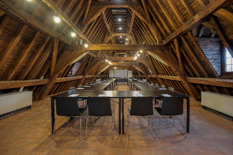 هتل Priorij Corsendonk