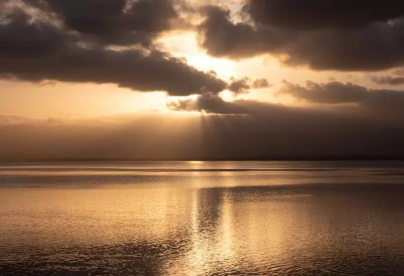 Курорт Lakeside Inn Illawarra