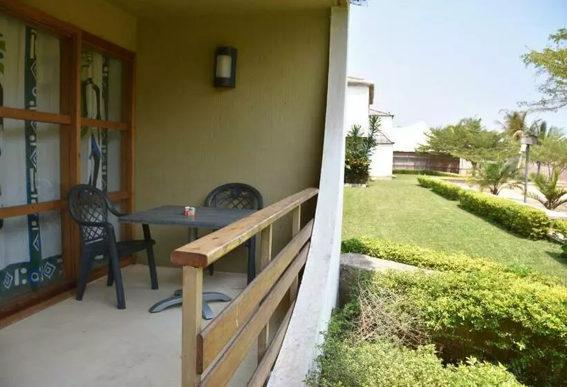 هتل Club Du Lac Tanganyika