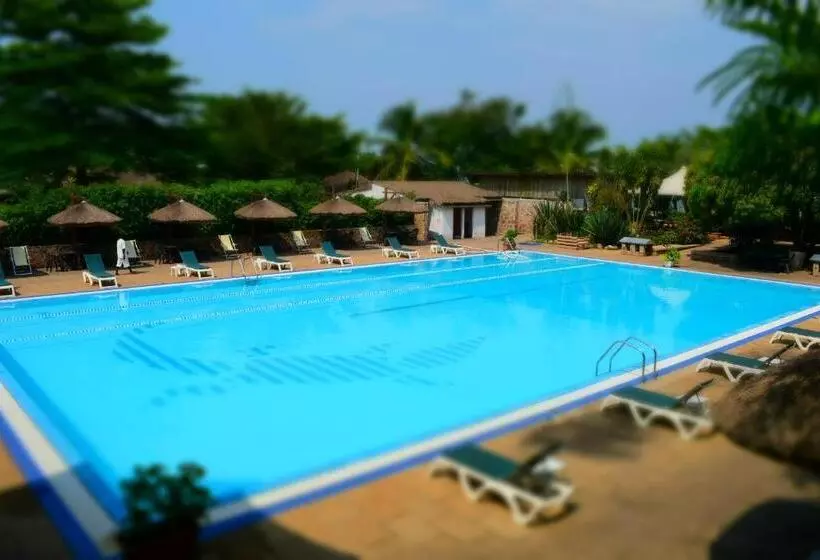 هتل Club Du Lac Tanganyika