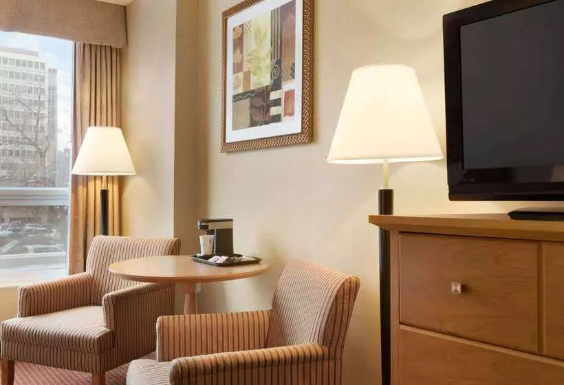 Hotel Days Inn By Wyndham Edmonton Downtown