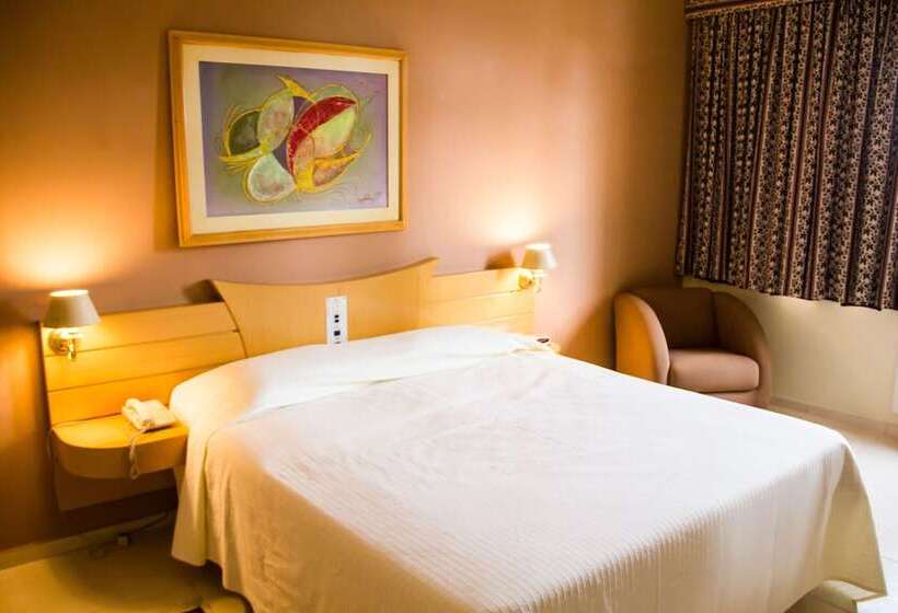 ホテル Del Rey Curitiba By Poty