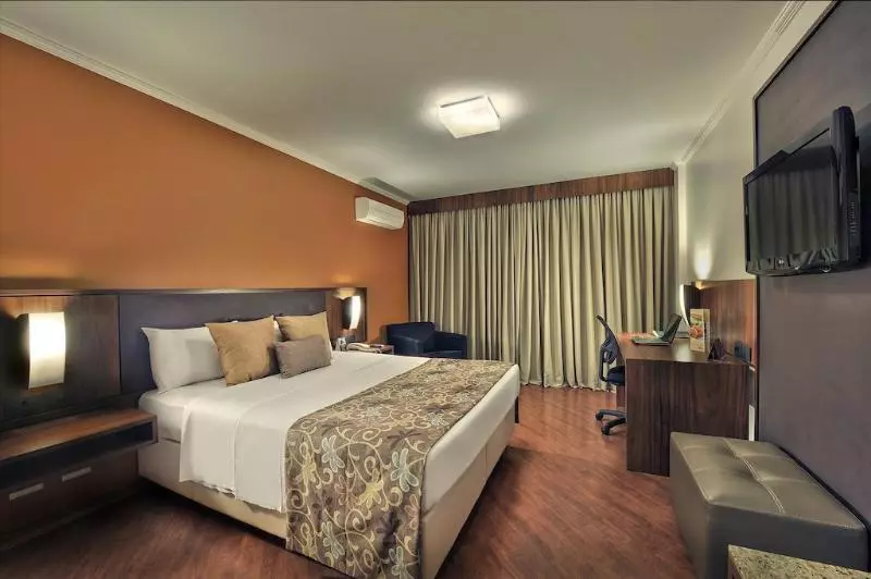 هتل Deville Business Maringa