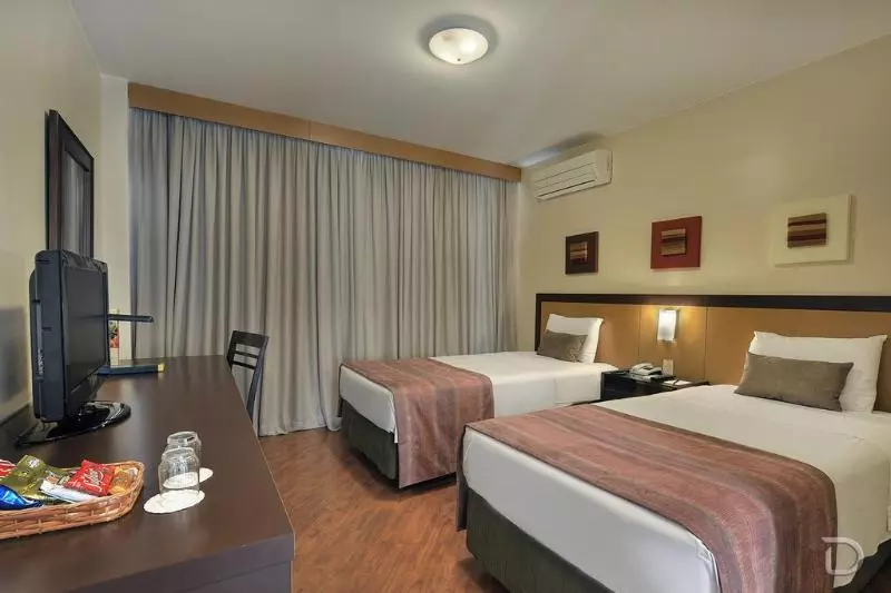 هتل Deville Business Maringa