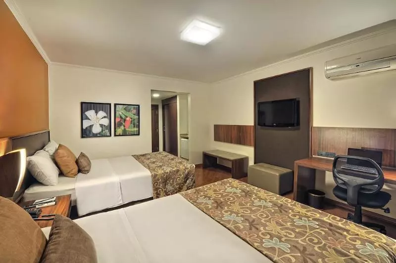 هتل Deville Business Maringa