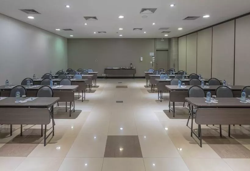 هتل Deville Prime Cuiaba