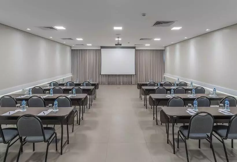 هتل Deville Prime Cuiaba