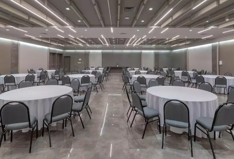 هتل Deville Prime Cuiaba