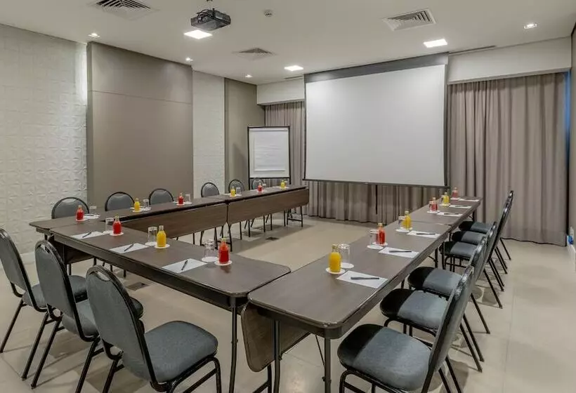 هتل Deville Prime Cuiaba