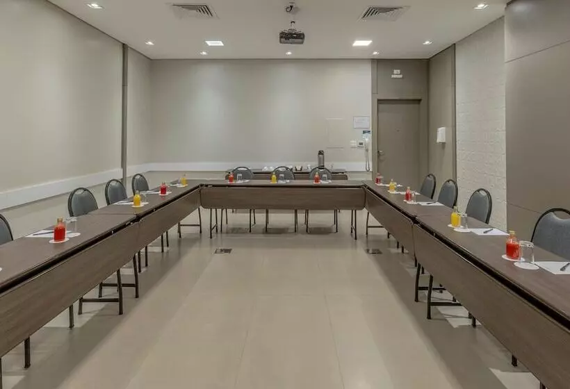 هتل Deville Prime Cuiaba