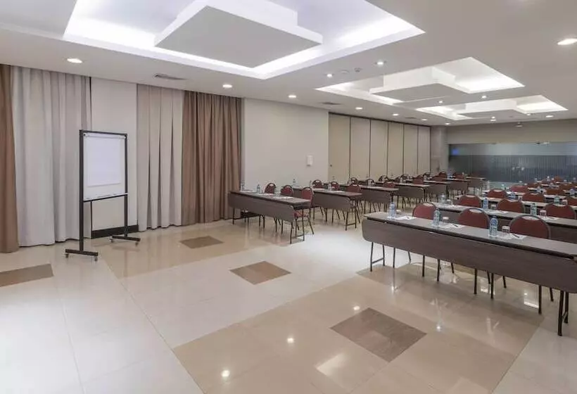 هتل Deville Prime Cuiaba