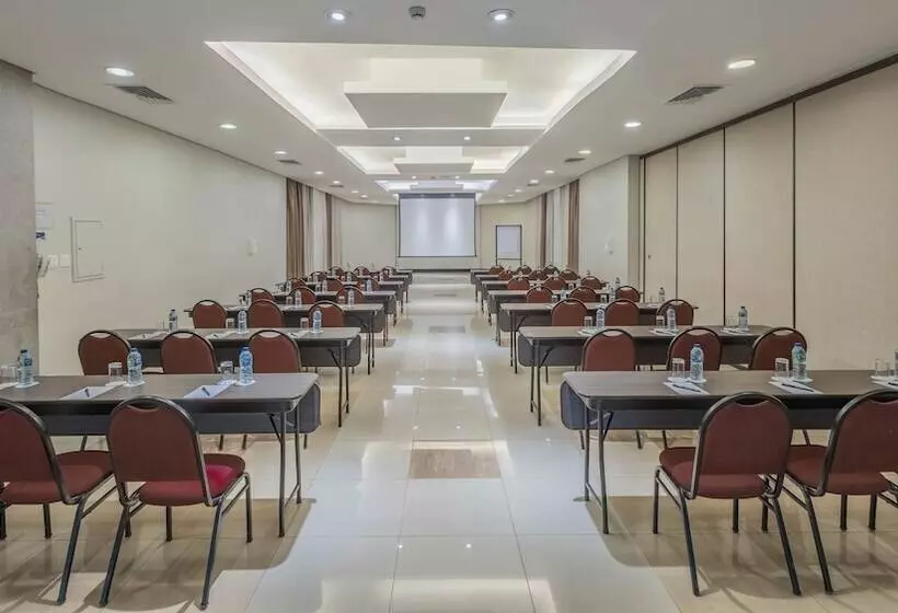 هتل Deville Prime Cuiaba