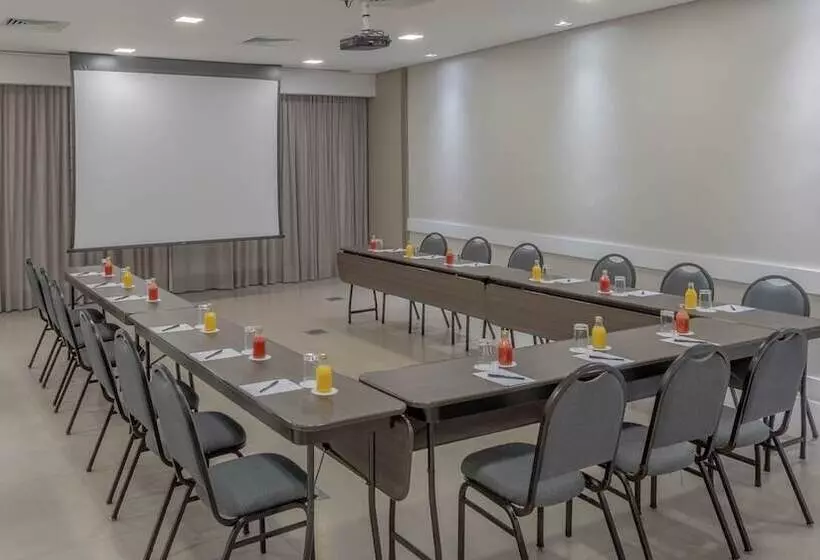 هتل Deville Prime Cuiaba