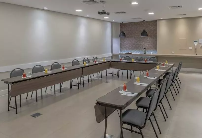 هتل Deville Prime Cuiaba