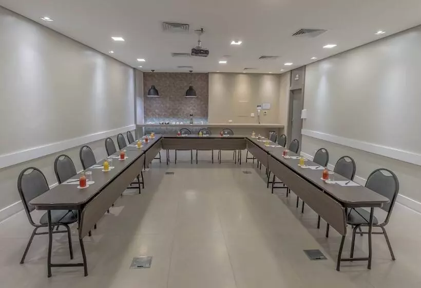 هتل Deville Prime Cuiaba