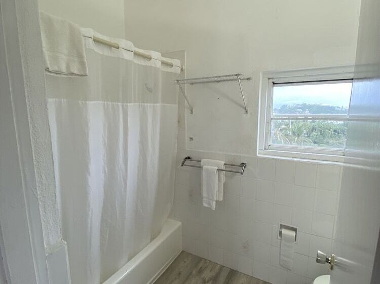 هتل Edgehill Manor Guest House