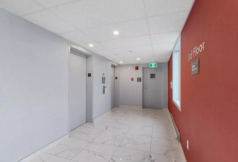 Emerald Hotel & Suites Calgary Airport