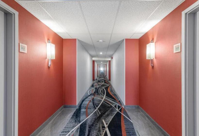 Emerald Hotel & Suites Calgary Airport