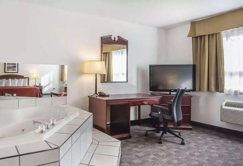 Quality Hotel & Conference Centre