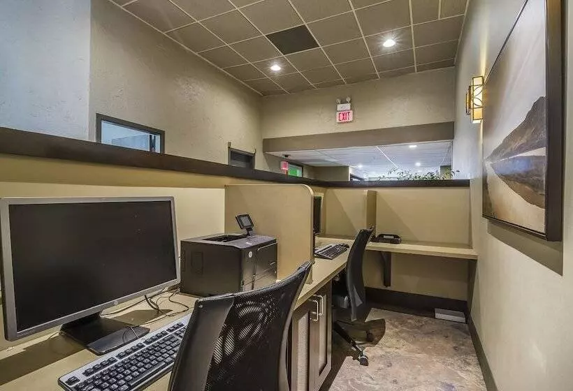 Quality Hotel & Conference Centre