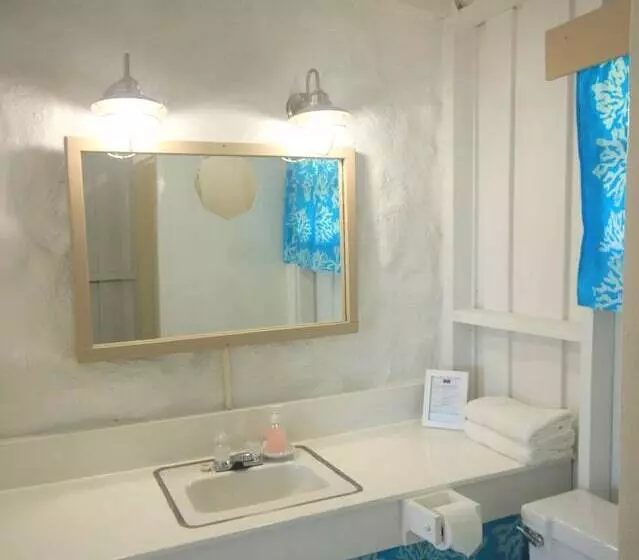 هتل Small Hope Bay Lodge