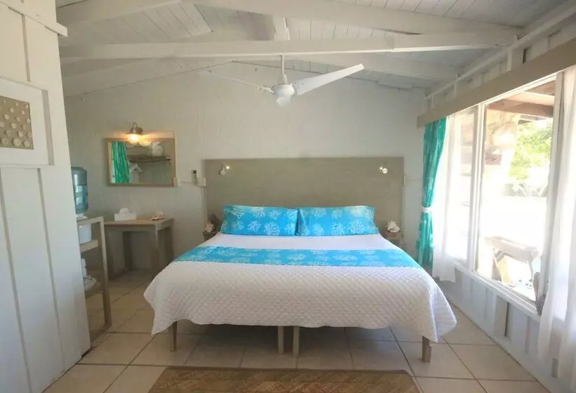 هتل Small Hope Bay Lodge