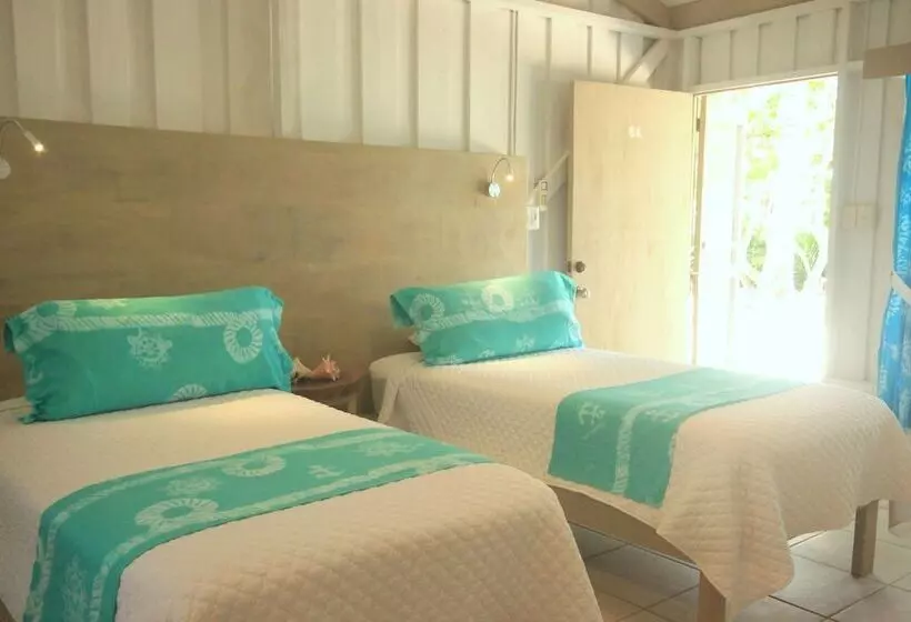 هتل Small Hope Bay Lodge