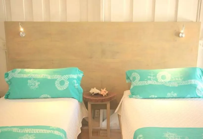 هتل Small Hope Bay Lodge