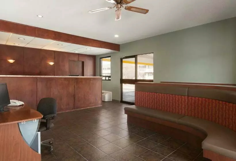 فندق Travelodge By Wyndham Cranbrook