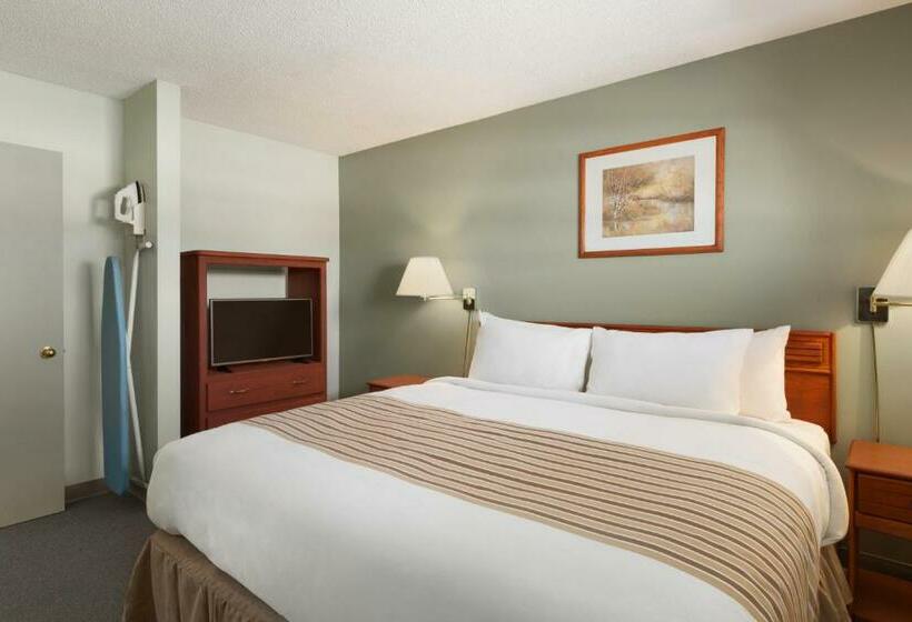 هتل Travelodge By Wyndham Cranbrook