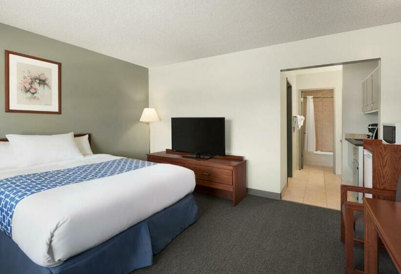 هتل Travelodge By Wyndham Cranbrook