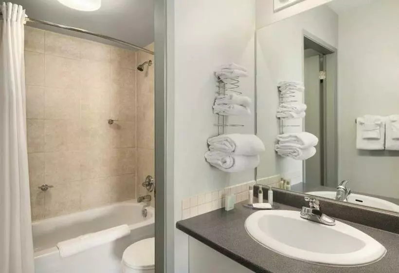 فندق Travelodge By Wyndham Cranbrook