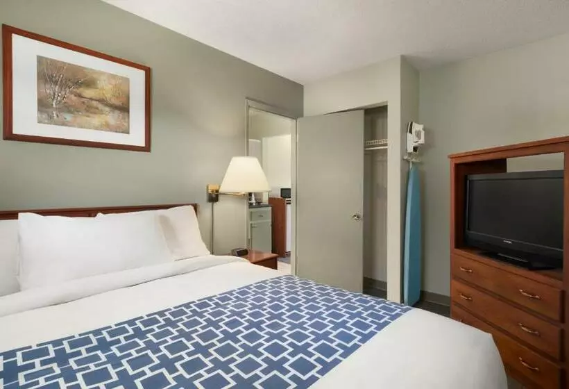 فندق Travelodge By Wyndham Cranbrook