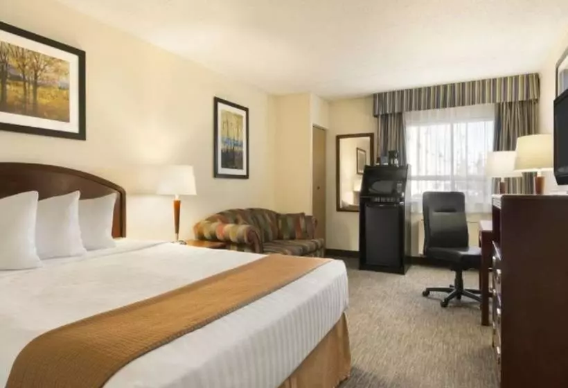 酒店 Travelodge By Wyndham Edmonton South