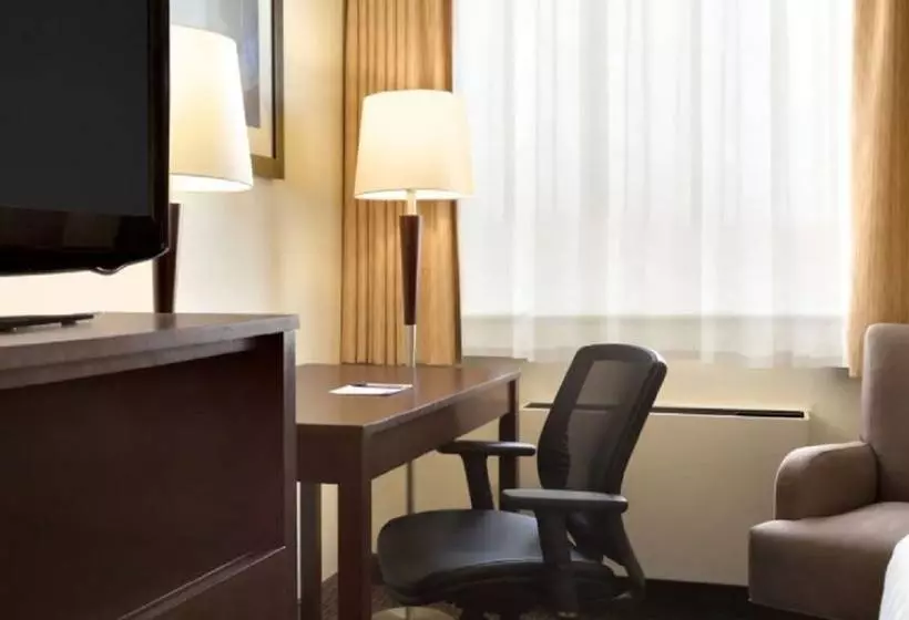 酒店 Travelodge By Wyndham Edmonton South