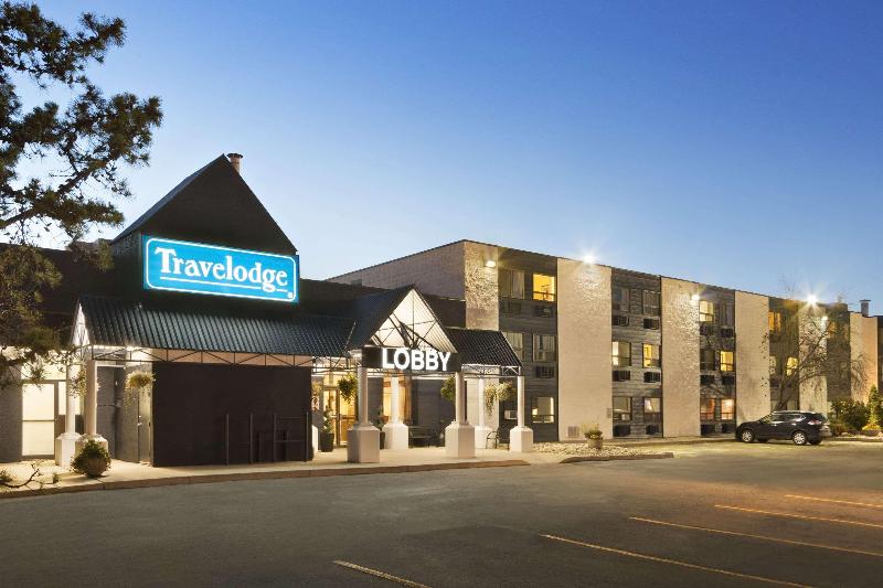 בית מלון כפרי Travelodge By Wyndham Edmonton South
