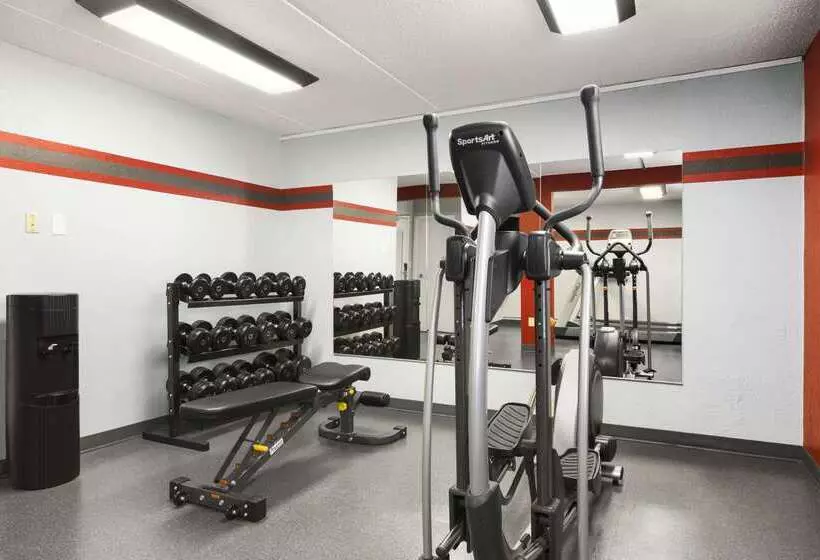 酒店 Travelodge By Wyndham Edmonton West