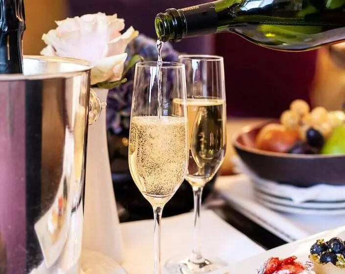 ホテル Bellevue Palace Bern