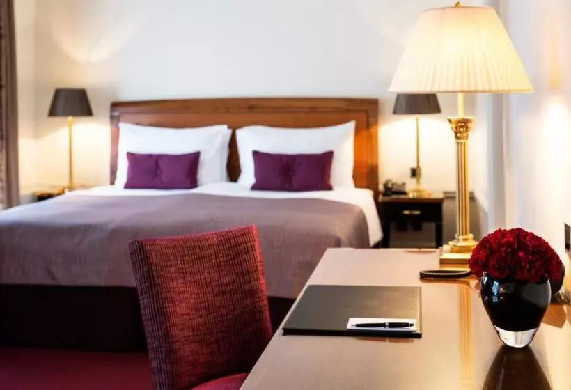 ホテル Bellevue Palace Bern