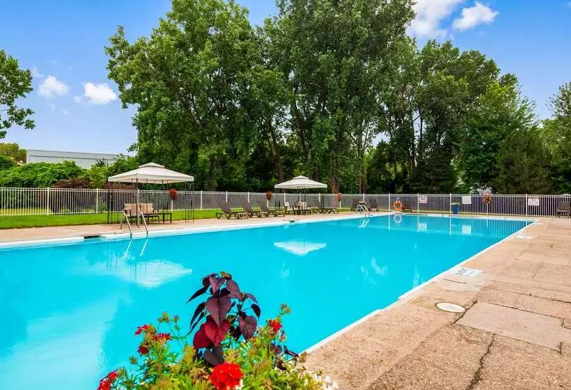 호텔 Best Western Plus Guildwood Inn