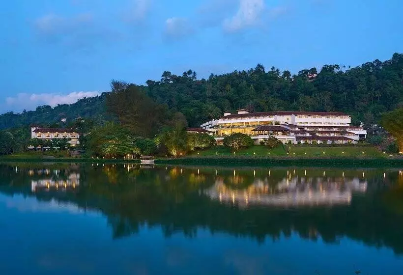 Hotel Cinnamon Citadel Kandy