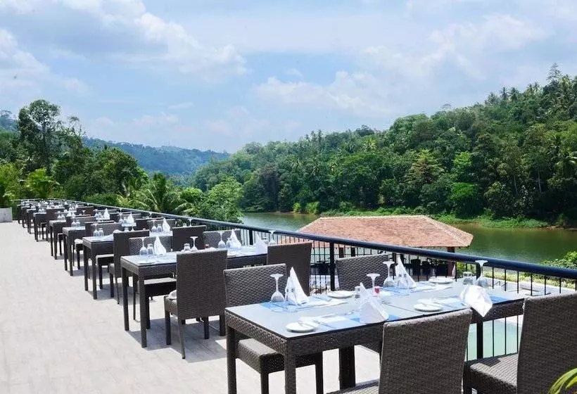 Hotel Cinnamon Citadel Kandy