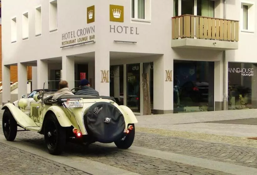 Hotelli Crown